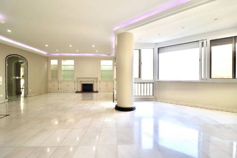 Apartamento T3 no Centro de Cascais com Vista Mar