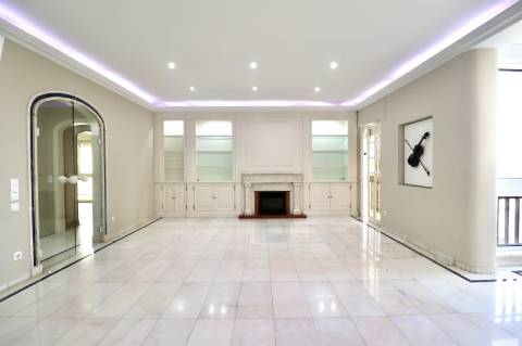 Apartamento T3 no Centro de Cascais com Vista Mar