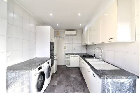 Apartamento T3 no Centro de Cascais com Vista Mar