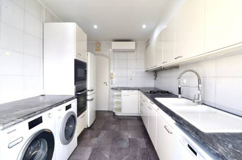 Apartamento T3 no Centro de Cascais com Vista Mar