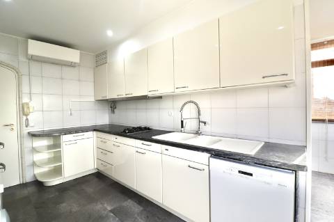 Apartamento T3 no Centro de Cascais com Vista Mar