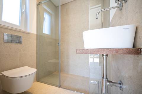 Moradia T4+1 com piscina e jardim no Estoril