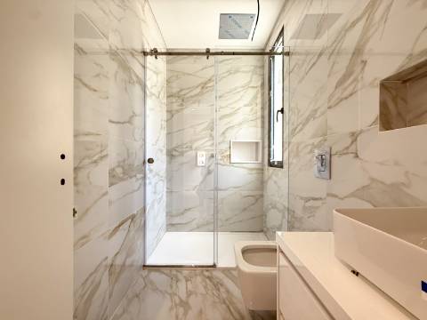 Moradia T4 Geminada com Vista Mar e Serra de Sintra, em Cascais