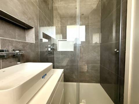 Moradia T4 Geminada com Vista Mar e Serra de Sintra, em Cascais