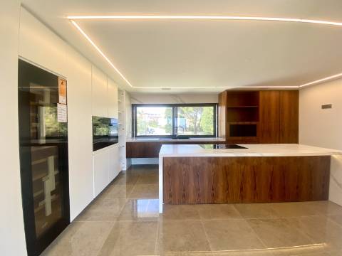 Moradia T7 com vista total de mar