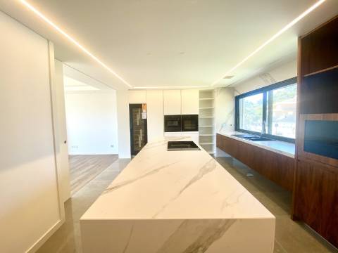 Moradia T7 com vista total de mar