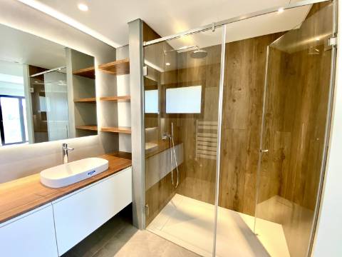 Moradia T7 com vista total de mar