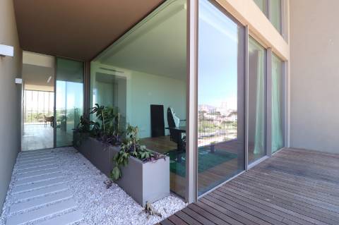 Penthouse T4 Duplex no empreendimento One Living.