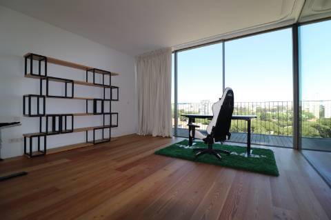 Penthouse T4 Duplex no empreendimento One Living.