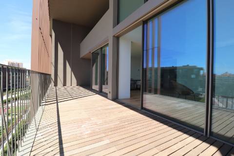 Penthouse T4 Duplex no empreendimento One Living.