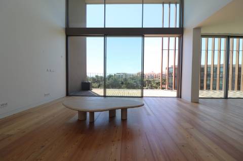 Penthouse T4 Duplex no empreendimento One Living.