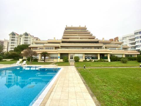 Apartamento T2 em Condominio Fechado com Vista Mar