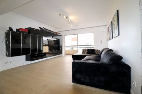 Apartamento T2 em Condominio Fechado com Vista Mar