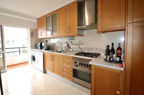 Apartamento T2 em Condominio Fechado com Vista Mar