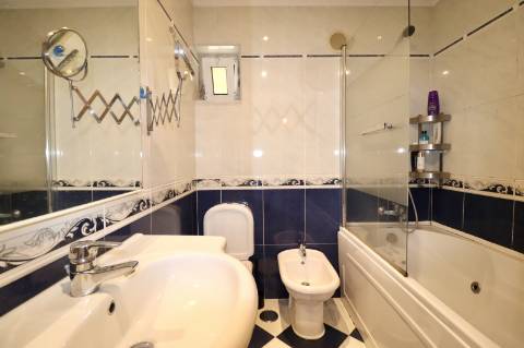 Apartamento T2 em Condominio Fechado com Vista Mar