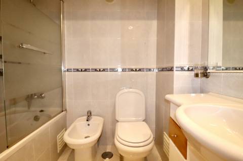 Apartamento T2 em Condominio Fechado com Vista Mar