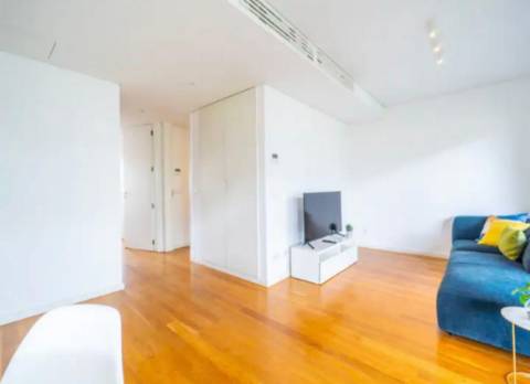 Apartamento T2 junto a Av. da Liberdade