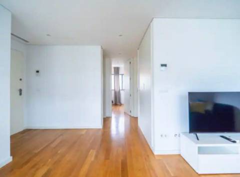 Apartamento T2 junto a Av. da Liberdade