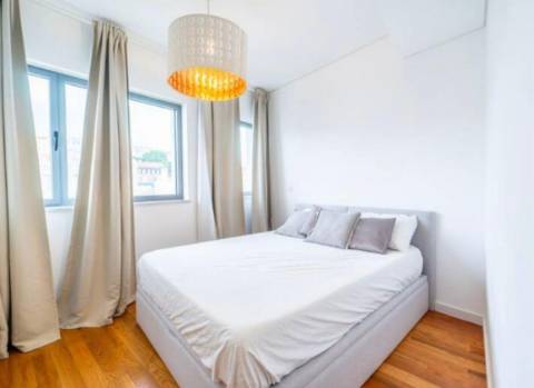 Apartamento T2 junto a Av. da Liberdade