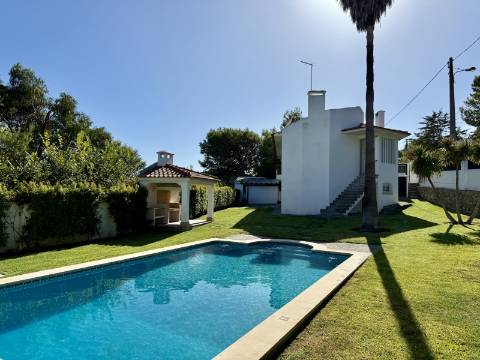 Moradia no Guincho com jardim e piscina