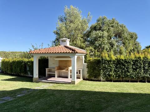 Moradia no Guincho com jardim e piscina