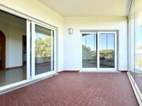 Moradia no Guincho com jardim e piscina