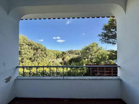 Moradia no Guincho com jardim e piscina