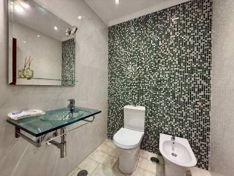 Moradia T5 térrea na Areia com Jardim e Piscina