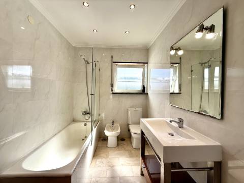 Moradia T5 térrea na Areia com Jardim e Piscina