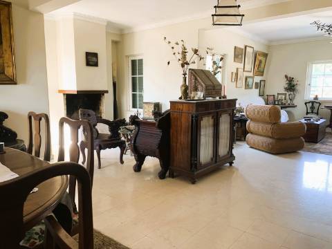 Moradia GeminadaT4 em Albarraque