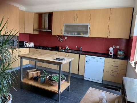 Moradia GeminadaT4 em Albarraque