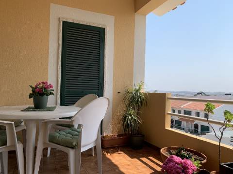 Moradia GeminadaT4 em Albarraque