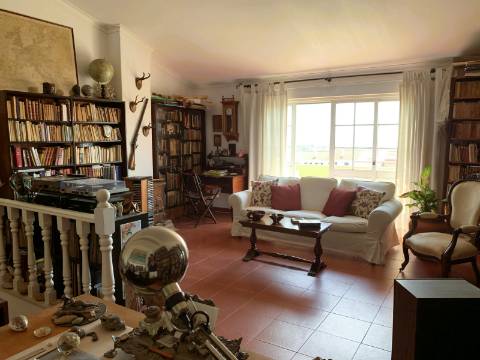 Moradia GeminadaT4 em Albarraque