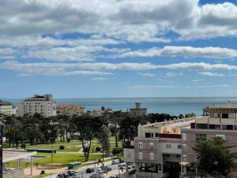 Apartamento T1 totalmente remodelado no centro do Estoril