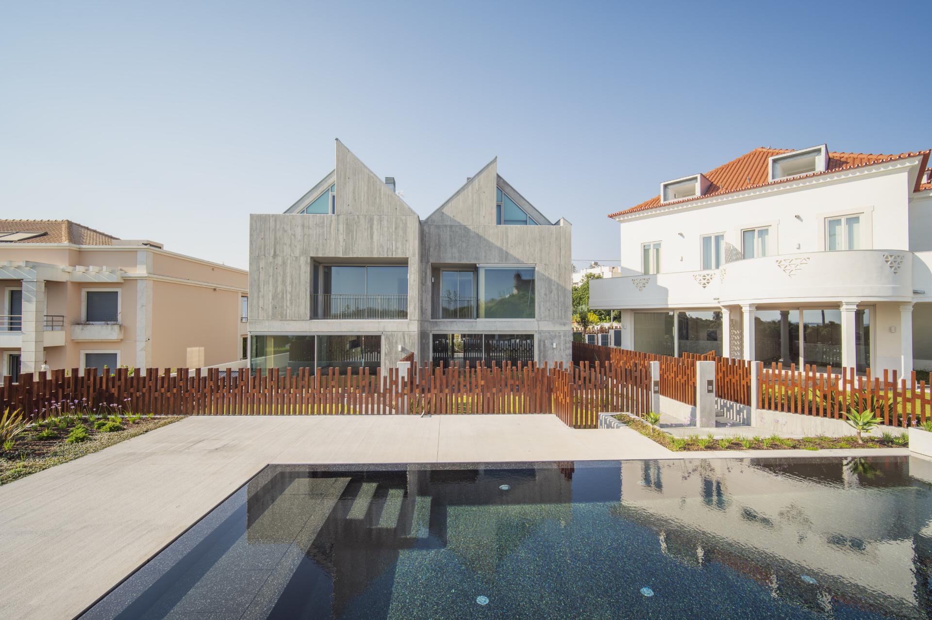 Moradia T4+1 com Jardim Privativo e Vista Mar