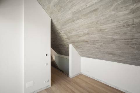 Moradia T4+1 com Jardim Privativo e Vista Mar