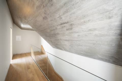 Moradia T4+1 com Jardim Privativo e Vista Mar