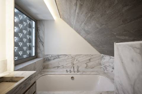 Moradia T4+1 com Jardim Privativo e Vista Mar