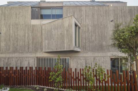 Moradia T4+1 com Jardim Privativo e Vista Mar