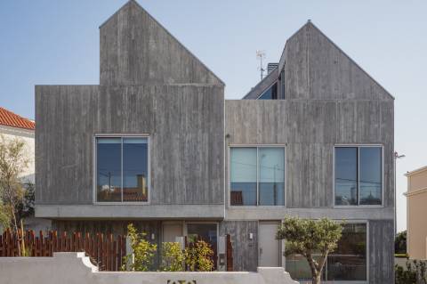 Moradia T4+1 com Jardim Privativo e Vista Mar