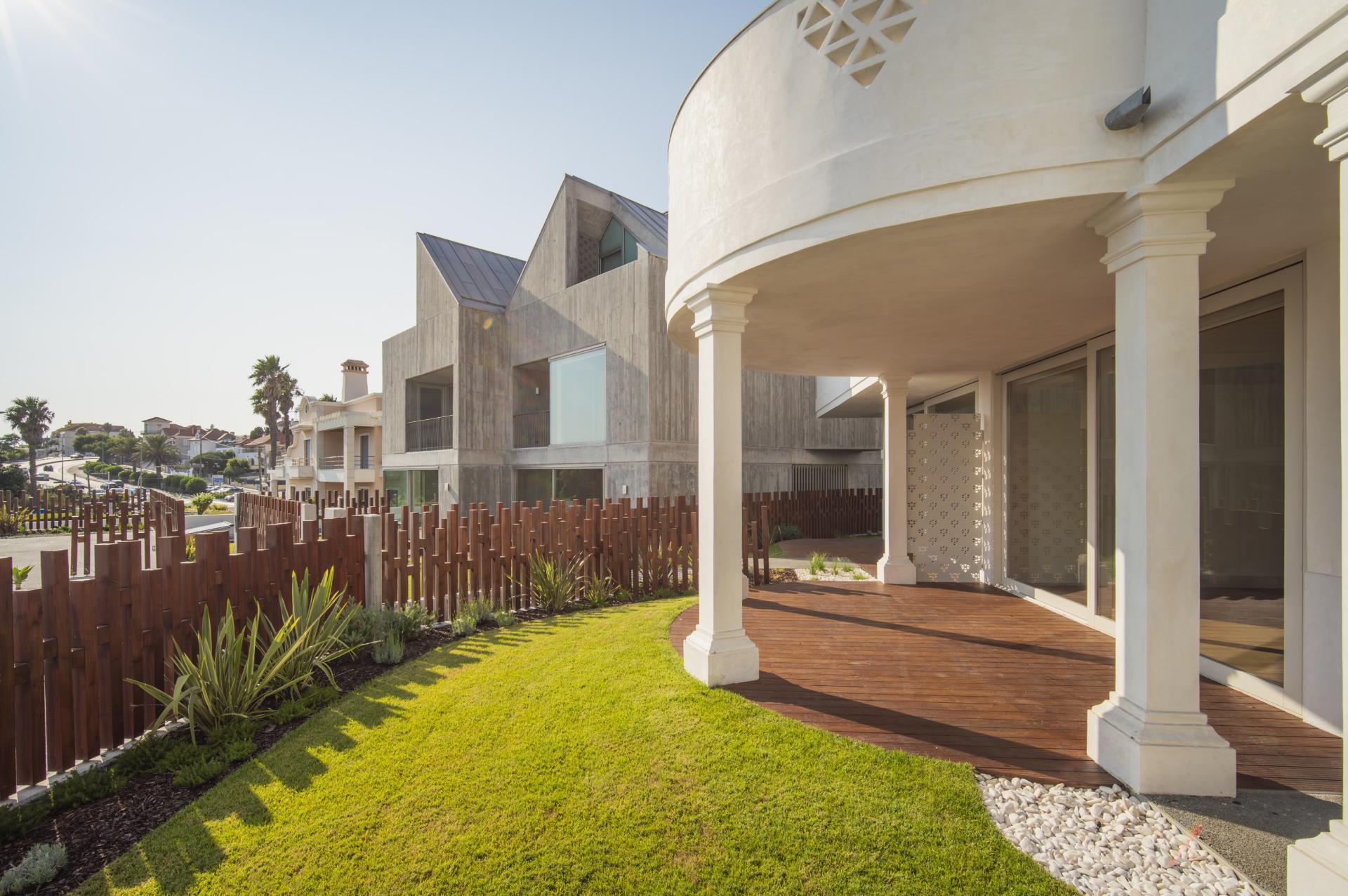 Moradia T3+1 com Jardim Privativo e Vista Mar