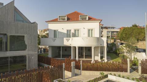 Moradia T3+1 com Jardim Privativo e Vista Mar