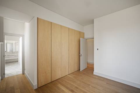 Moradia T3+1 com Jardim Privativo e Vista Mar