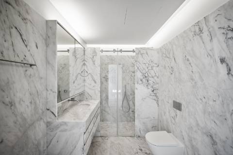 Moradia T3+1 com Jardim Privativo e Vista Mar