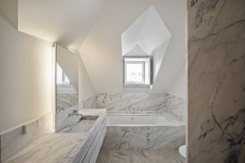 Moradia T3+1 com Jardim Privativo e Vista Mar