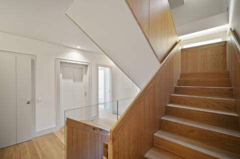 Moradia T3+1 com Jardim Privativo e Vista Mar