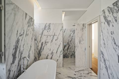 Moradia T3+1 com Jardim Privativo e Vista Mar