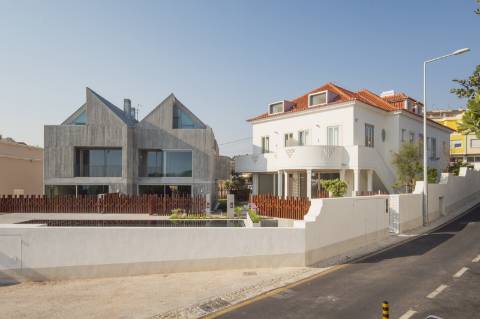 Moradia T3+1 com Jardim Privativo e Vista Mar