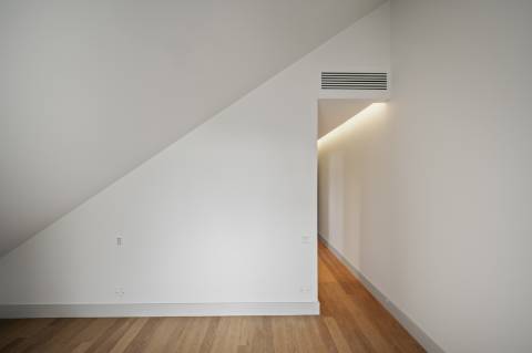 Moradia T3+1 com Jardim Privativo e Vista Mar