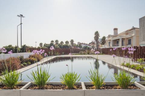 Moradia T3+1 com Jardim Privativo e Vista Mar